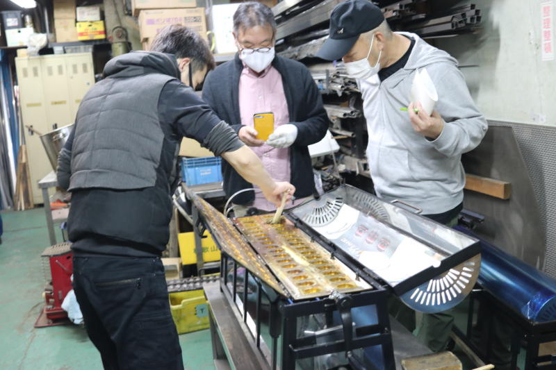 ベビーカステラ機　油ひき